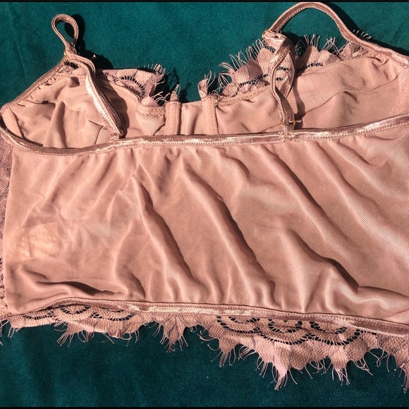 Beautiful dusty rose/lavender lace bralette. Size medium. - Picture 3 of 5